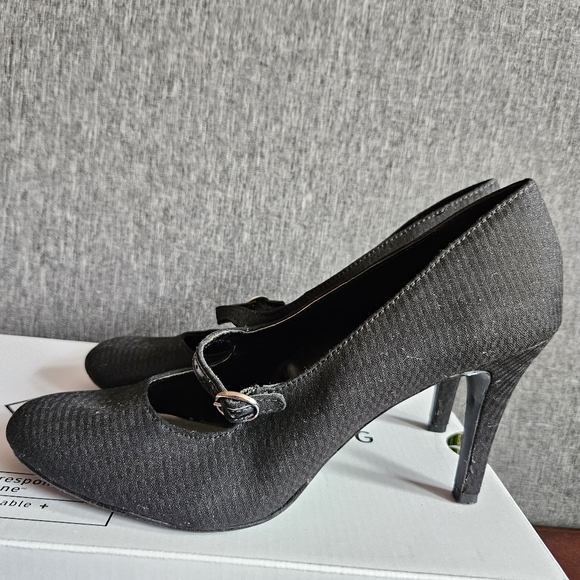 Black mary-jane heels - Picture 1 of 5